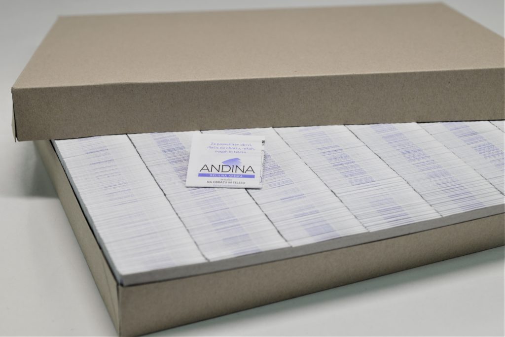 PROSPECTOS FARMACIA PLEGADOS EN CRUZ ENVASADOS EN CAJA GRÁFICAS AGUSTÍN GARCÍA